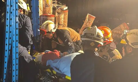 SCDF takes 90 min to rescue 3 trapped under racks of rugs in warehouse floor collapse on CNY eve