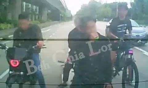 Youths ride PMDs on road and vape openly along Boon Lay Way