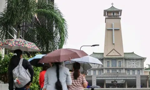 Man discovered with knife by security volunteers at church where priest was stabbed in mouth in Nov