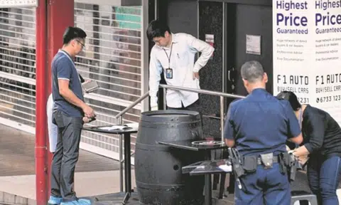 Man yet to regain consciousness after getting stabbed with fruit knife at Holland Village