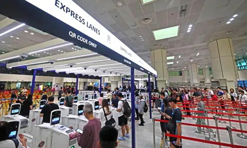 Clearing immigration at Woodlands Checkpoint