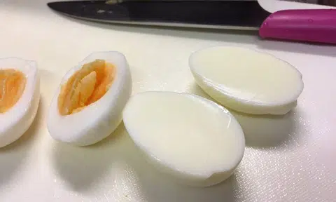 How come this egg has no yolk inside?