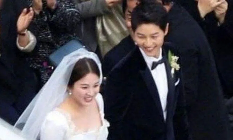 Descendants Of The Sun couple Song Hye Kyo and Song Joong Ki are finally husband and wife