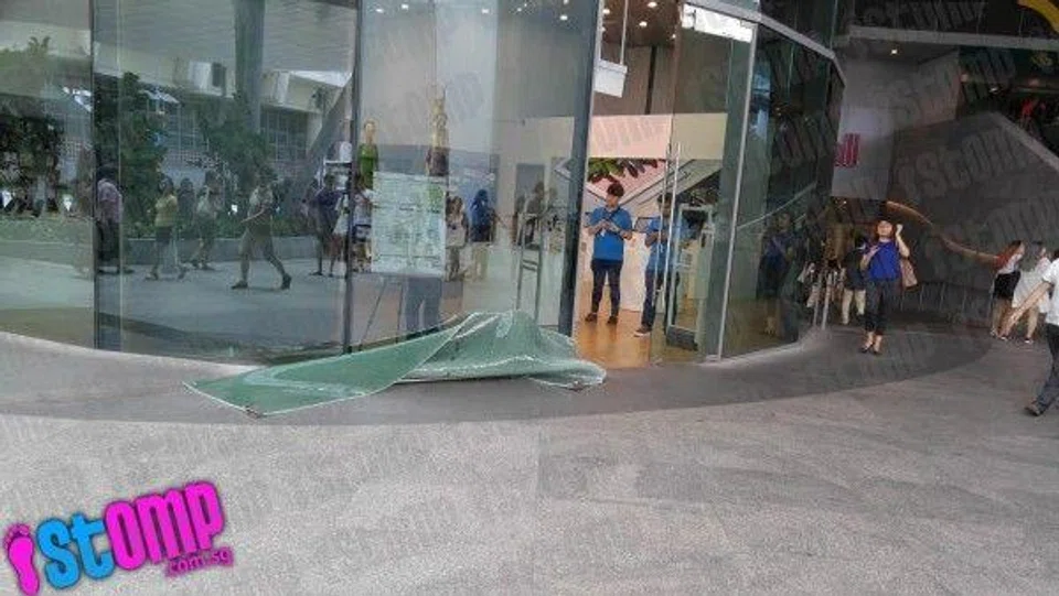 Loud 'bang' as glass door at Bedok Mall's nübox suddenly collapses