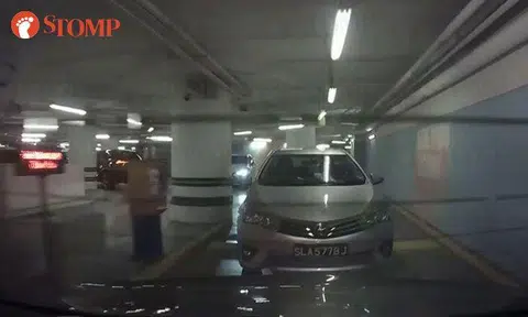 'Cheapskate driver' tailgates car out of Tampines 1 carpark to evade parking fee