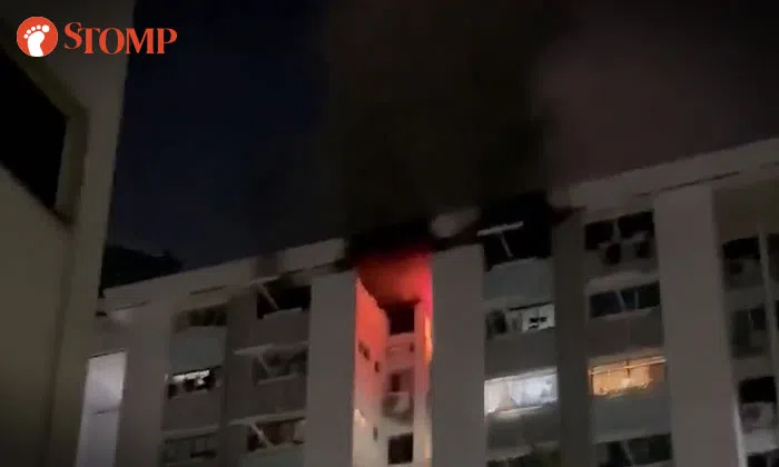 Two taken to hospital after fire breaks out at Ang Mo Kio HDB flat | STOMP