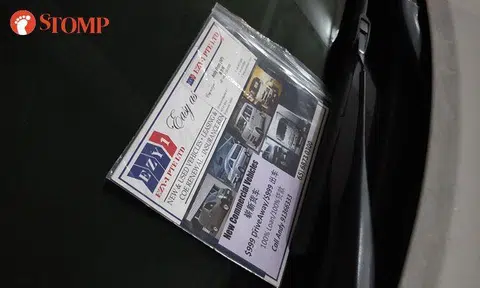 This is how flyers should be distributed so that they won't stick to windscreens