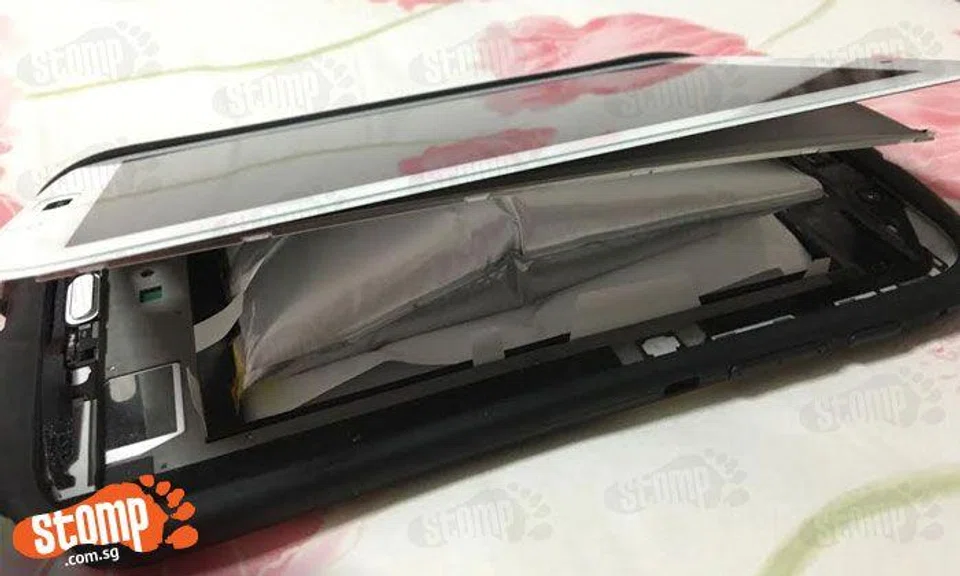 Stomper gets replacement battery from Sim Lim Square for Samsung tablet ...