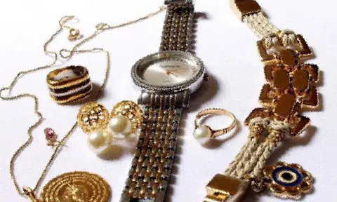 Maid stole $26k of jewellery from employer, staged fake break-in to cover it up