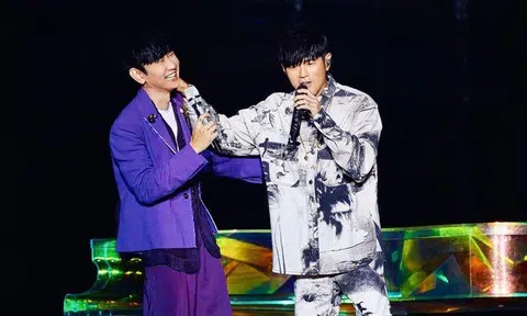 Fans surprised by special appearance of JJ Lin's 'bro' at his Taipei concert