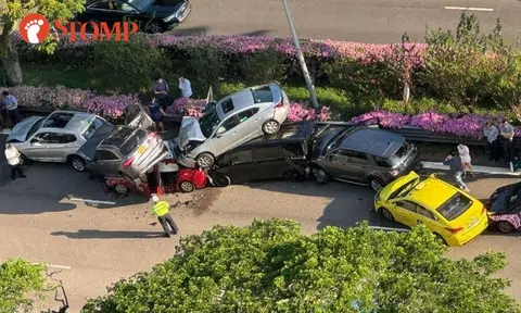 ECP pile-up involving 6 cars and 3 taxis causes massive jam, 3 taken to hospital