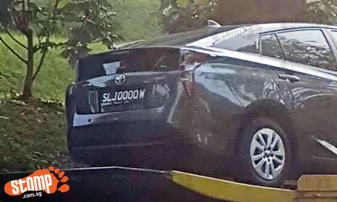 This driver's licence plate number is 'swee' la!