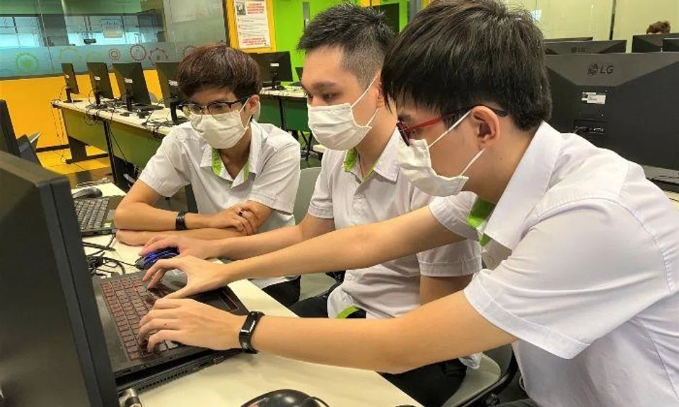 (From left to right) Jodain Mohammed Bin Mohammad Fairuzi, Liew Wen Yu and Shawn Lim Jun Jie