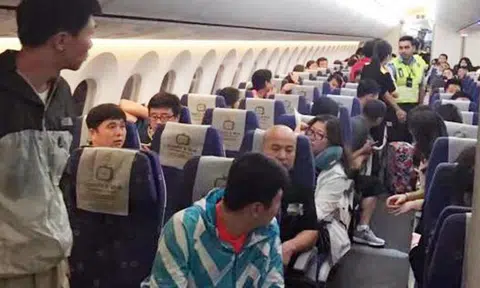 300 passengers affected by 2-hour delay after woman refuses to check in overweight luggage