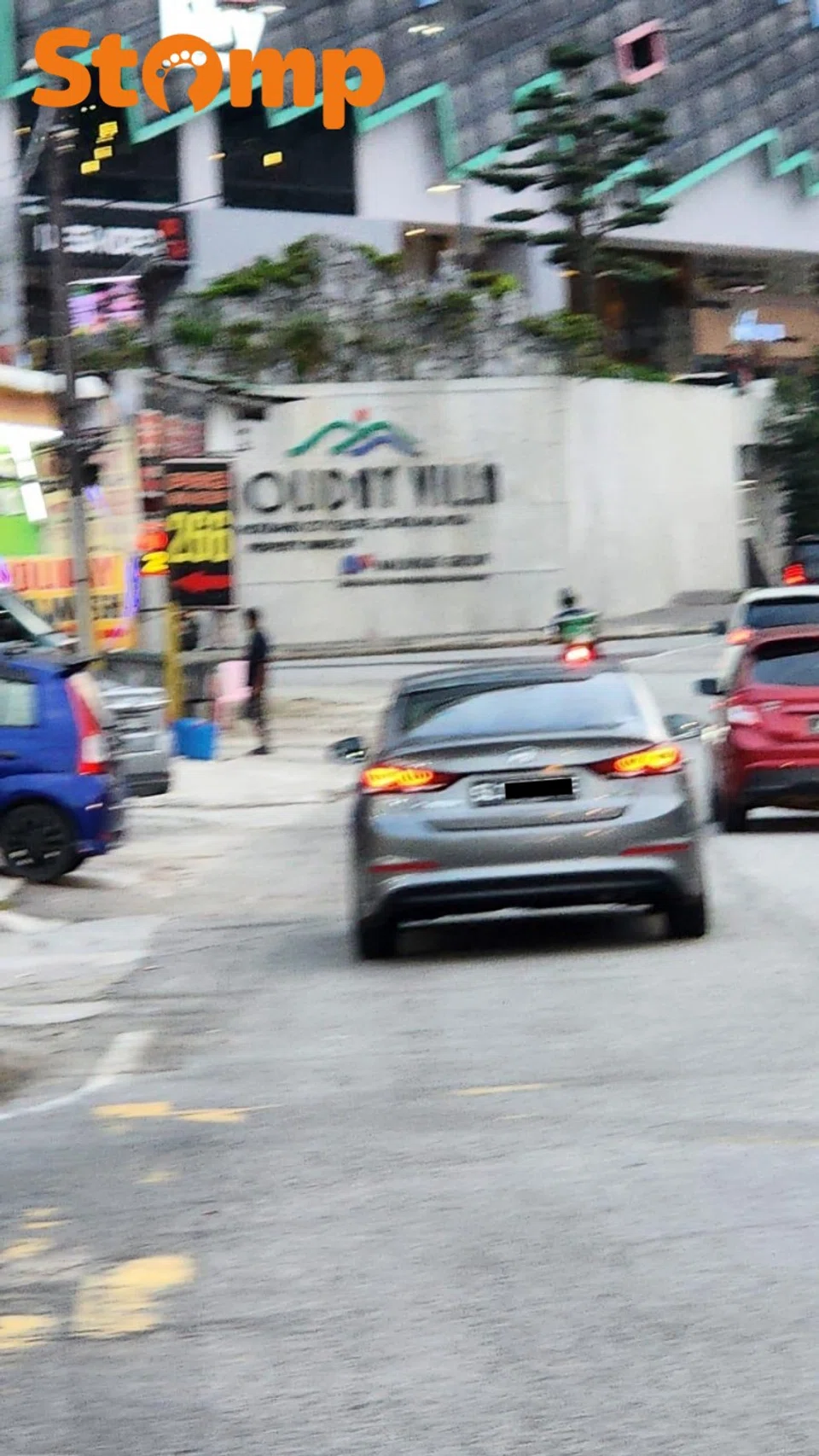 The Stomper said her son took a photo of the car driving away.