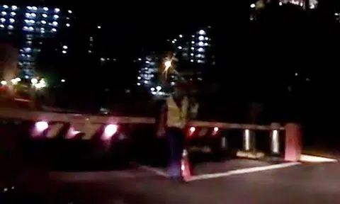 Uber driver sends drunk passenger who asked "are you a retard?" to police station