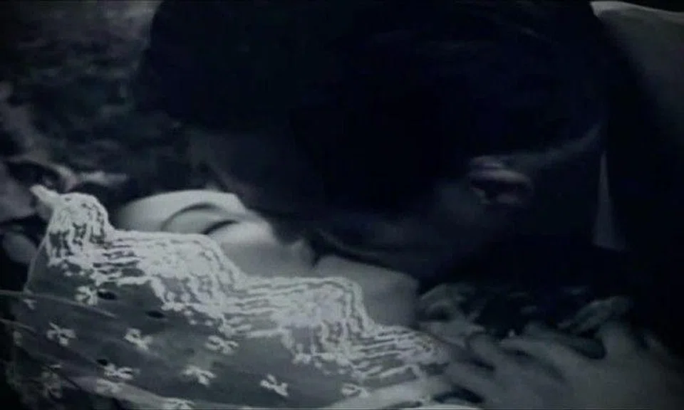 Husband sues movie director for his wife's kiss scene