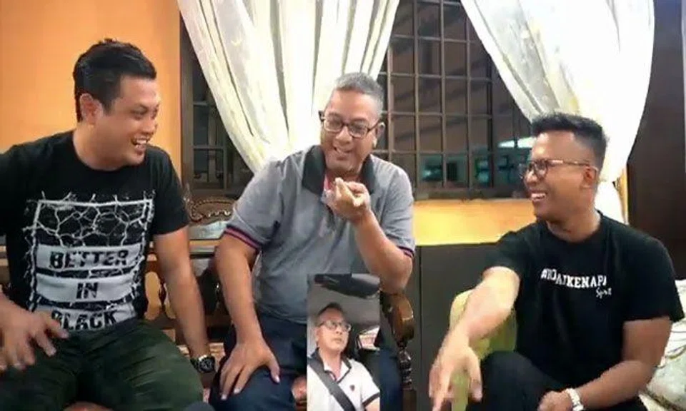 Gojek driver reacts to his own video in interview with Dzar Ismail and Raja Razie: "I lost sleep"