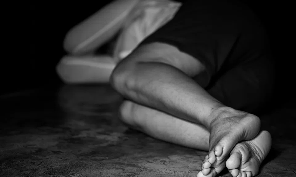 Man kicks girlfriend off PMD and steps on her head, then assaults 69-year-old man