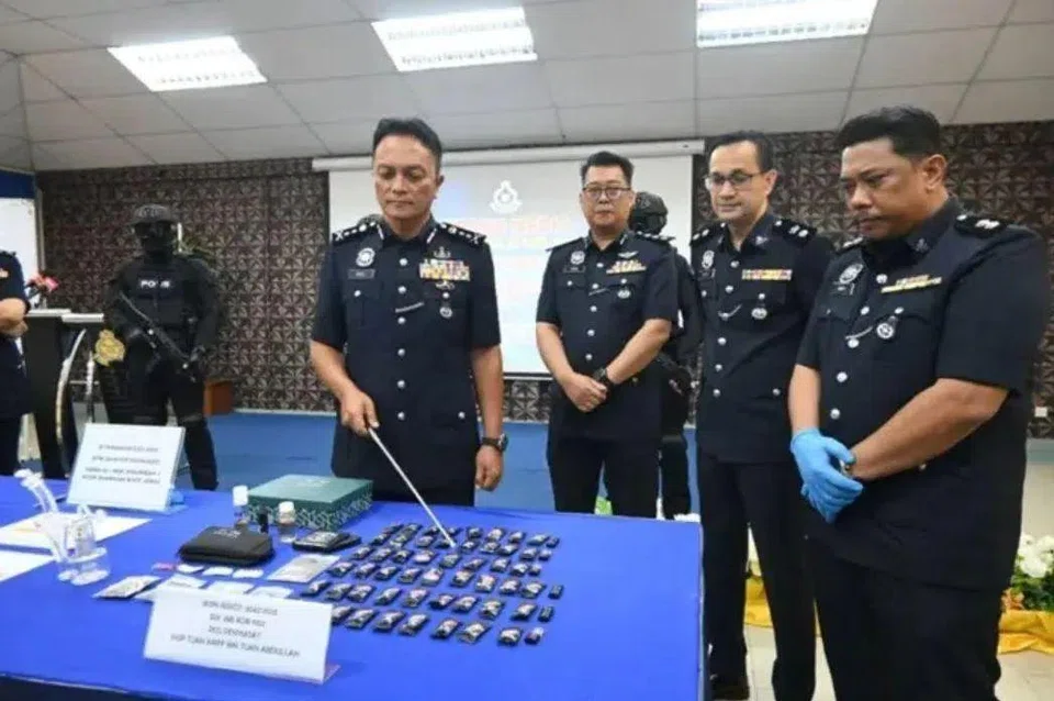 The police in Melaka seized 127.5ml of ketamine, 212 ecstasy pills, 212 Erimin 5 pills, 13.7g of methamphetamine, 10g of cannabis and 80g of ketamine powder from a couple.