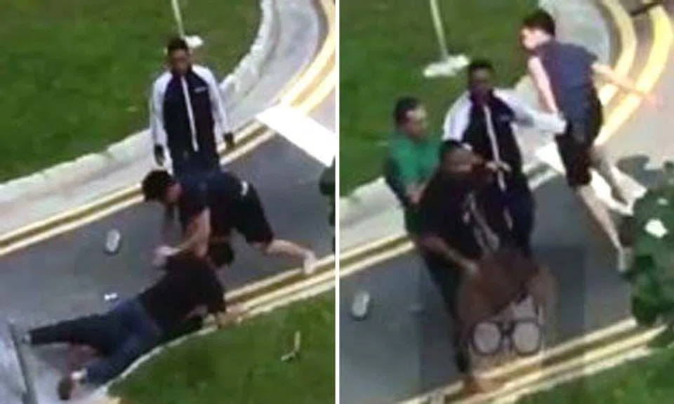 Road rage escalates into 2 vs 1 fistfight, until passers-by intervene