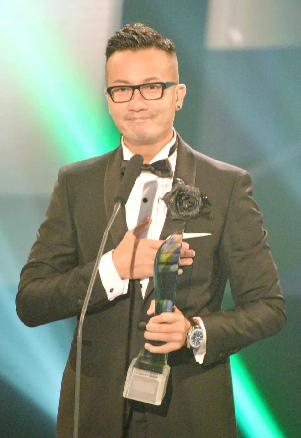 Chen winning Best Supporting Actor in 2015 for the drama The Journey: Tumultuous Times.