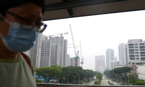 Singapore investigates companies for haze-causing fires