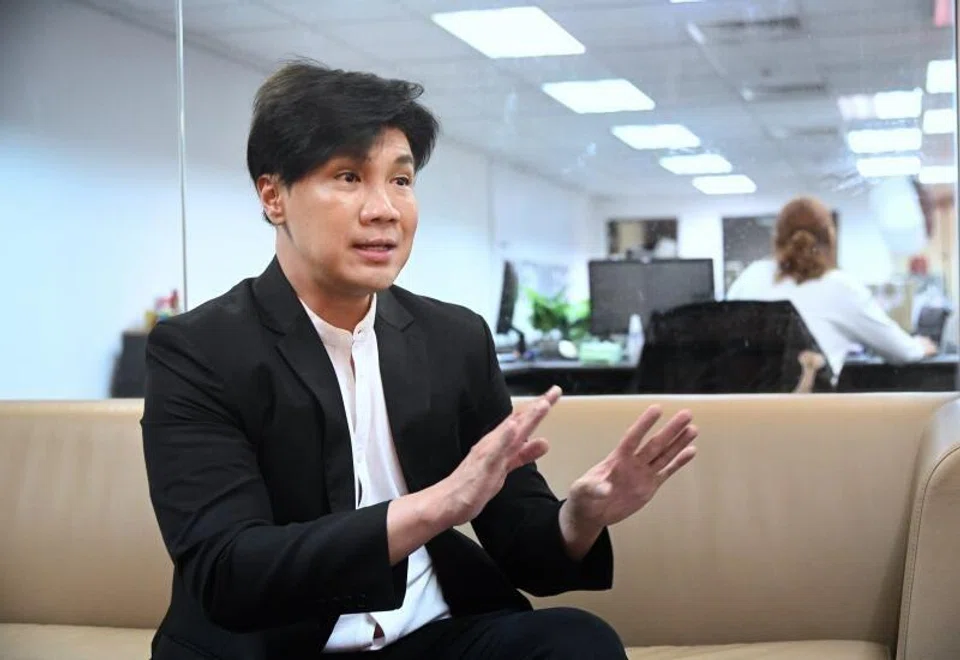 Mr Samuel Seow