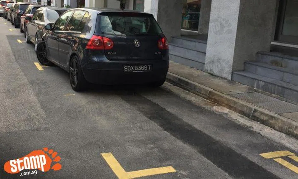 Round of applause for this driver's 'superb' parking skills at Circular Road 
