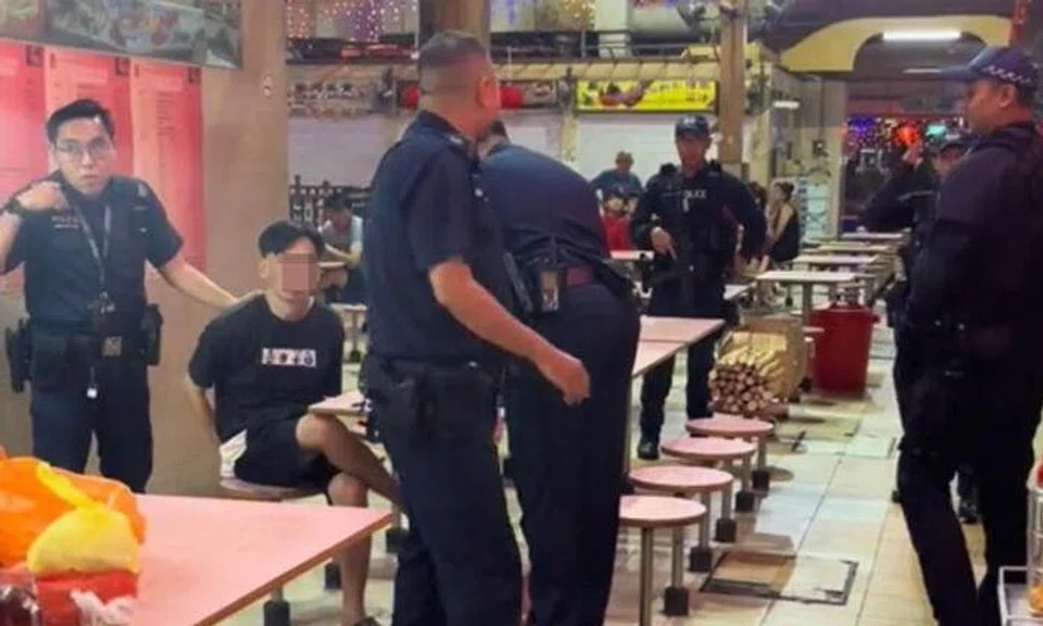 Man arrested after bringing knife to Boon Lay Place Market, frightening diners 
