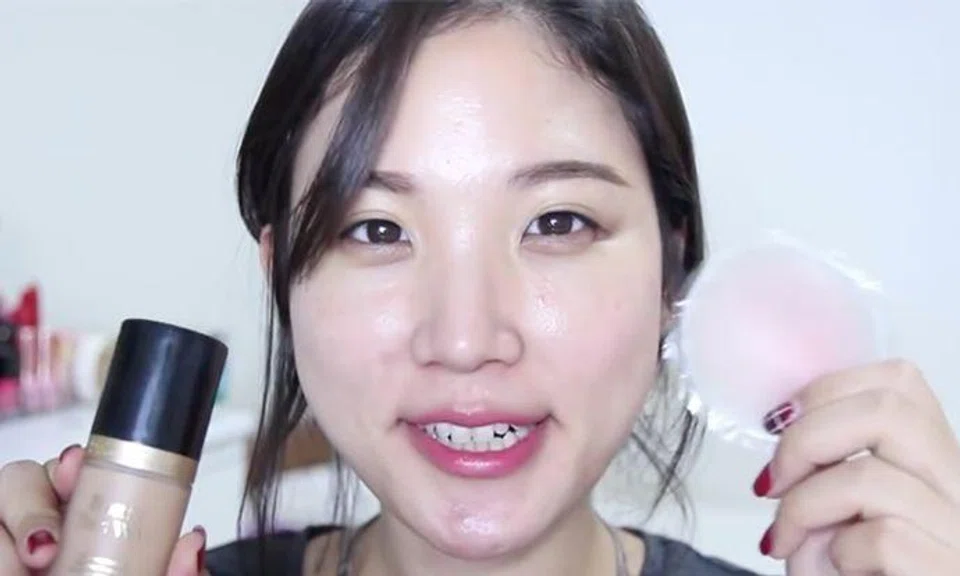 Weirdest beauty trend: Using bra insert as a beauty blender - yay or nay?