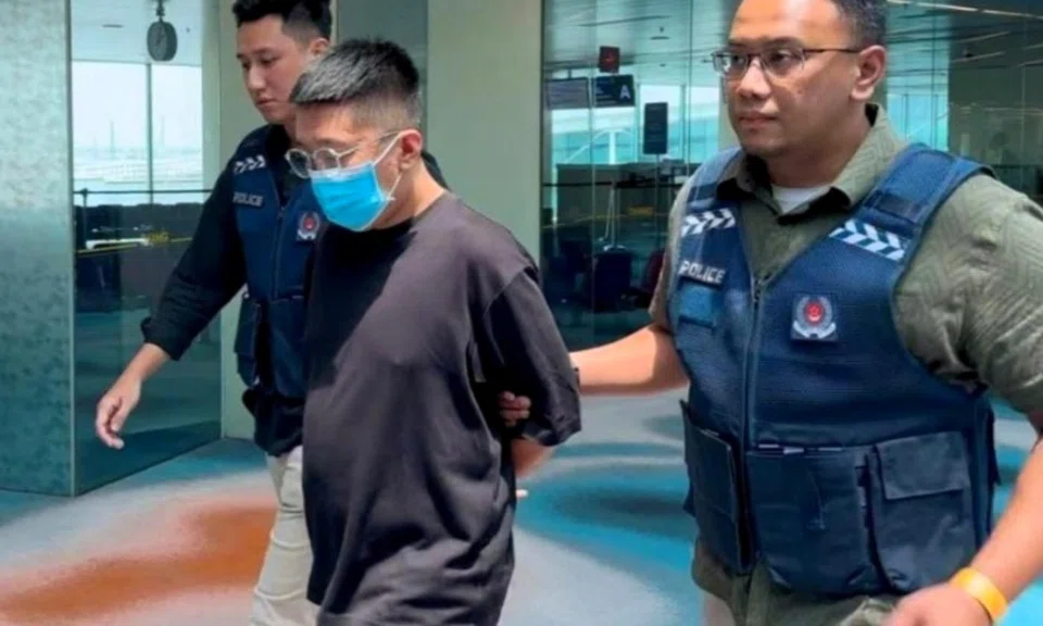 Singaporean departed from Cambodia arrested in Singapore