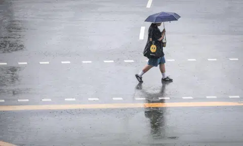 thundery showers July