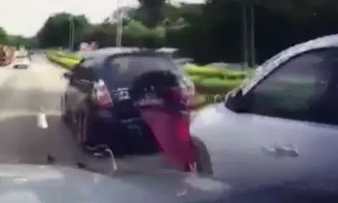 Why did driver of SGN2489D abruptly stop on PIE, resulting in accident?