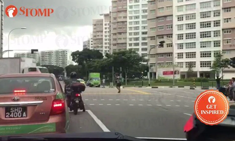 Good Samaritans help direct motorists after blackout in Yishun affects traffic lights