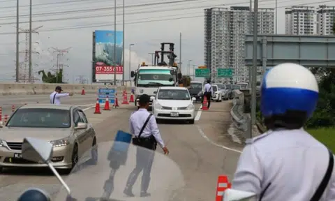 Foreign vehicle owners with unpaid fines may be refused exit from Malaysia come Jan 2018