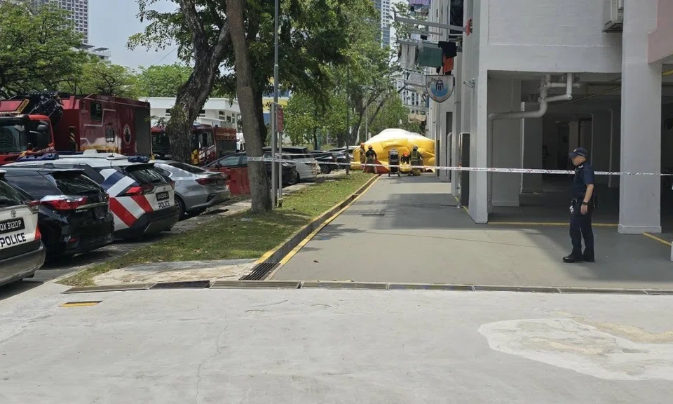 SCDF deployed inflated air packs at the foot of Block 358 Clementi Avenue 2.