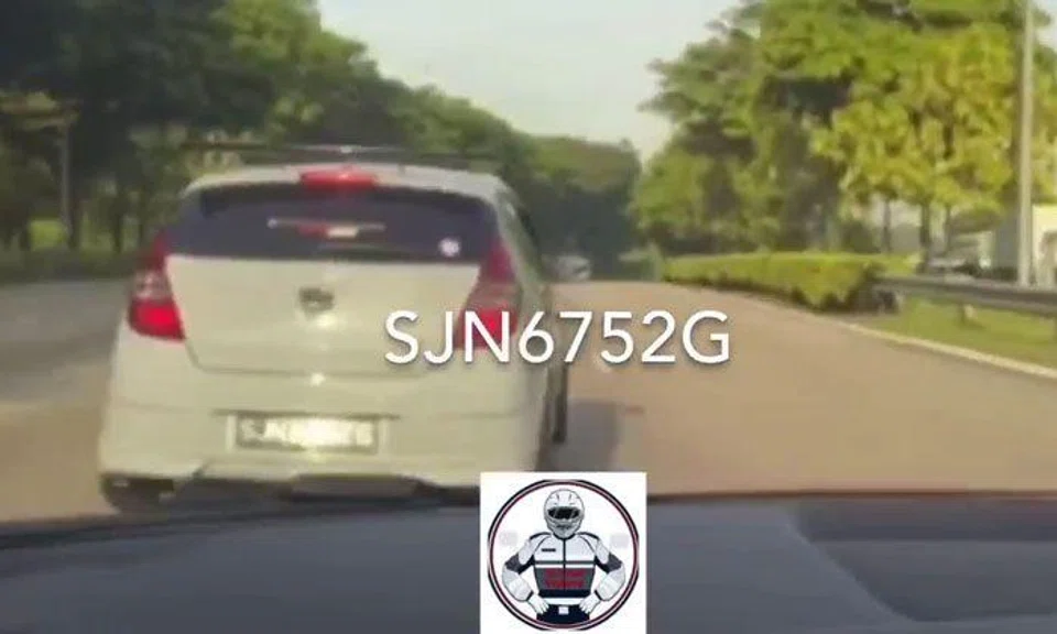 Motorist drives like a maniac on TPE and blocks other driver on purpose