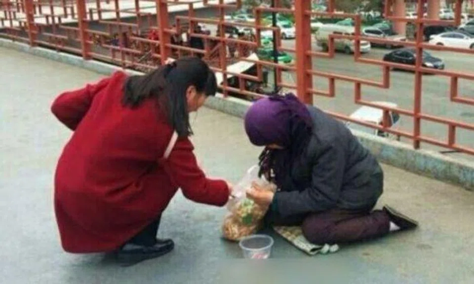 You won't believe what this beggar in China did when given food