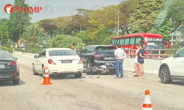 22-year-old motorcyclist taken to hospital after accident with 2 cars ...