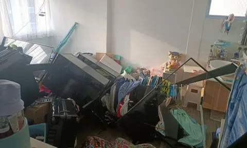 built-in wardrobe collapse in child’s play area 
