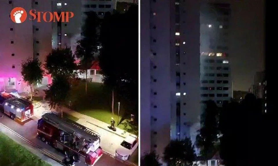 Stomper Vivian shared a video of smoke coming from Block 501 Jelapang Road with Singapore Civil Defence Force (SCDF) vehicles at the scene.