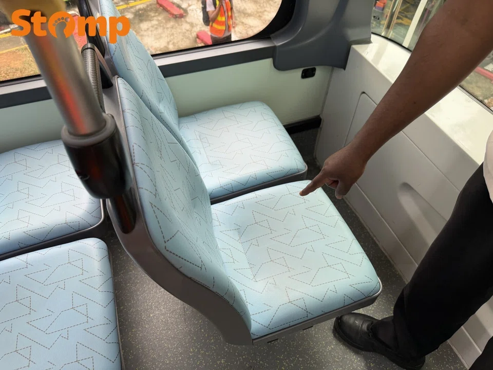 SBS Transit bus captain gets goody bag for act of honesty