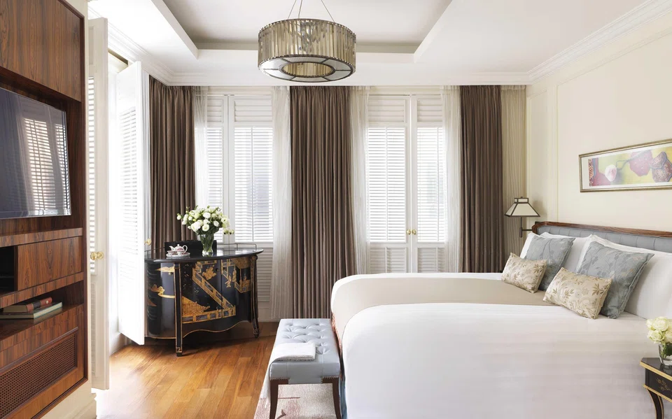 Pet owners and their dogs can choose to stay at InterContinental Singapore’s classic heritage wing room or heritage suite.