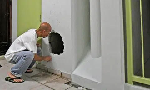 Punggol resident surprised by appearance of 'mystery hole' in corridor