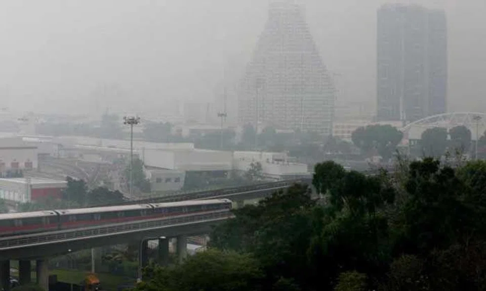 Haze shots from Blk 333 Bishan at 7am. PHOTO: THE STRAITS TIMES