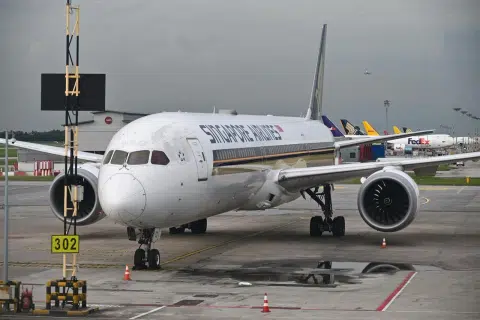 SQ passenger removed from Shanghai-bound flight for abusing cabin crew
