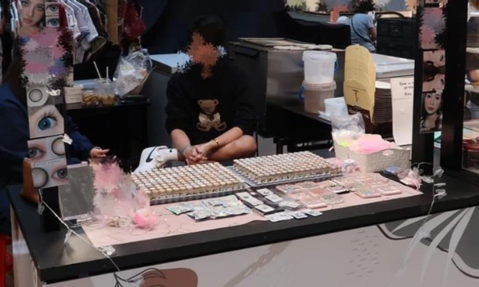 The 18-year-old seller sold the contact lenses at a rented booth in a shopping mall in the east.