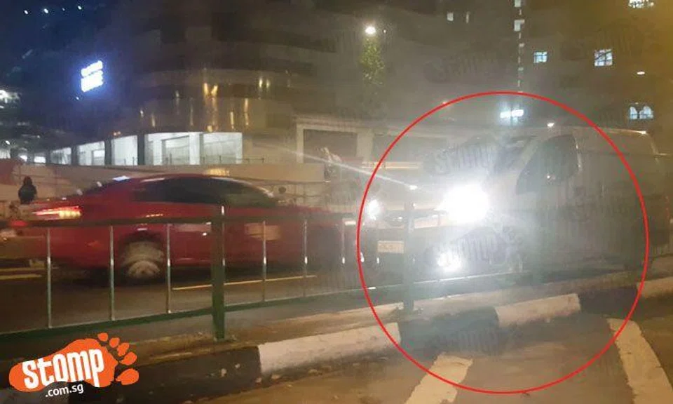 Another 'blur like sotong' driver going against traffic