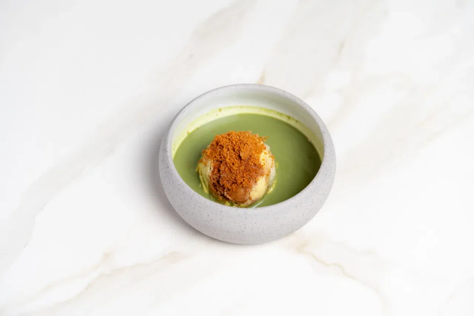 All Hands is offering a complimentary Matcha Pandan Banana Pudding with every main ordered during its soft-opening week.